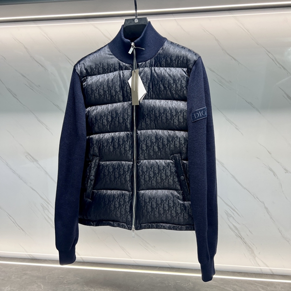 ハイクオリティダウンジャケット背面デザイン